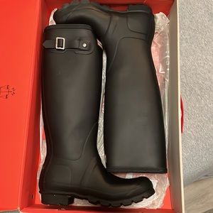 Hunter Tall Matte Rain Boots
